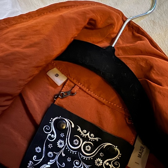 Anorak Burnt Orange Rain Jacket - NWT size S - Picture 3 of 5